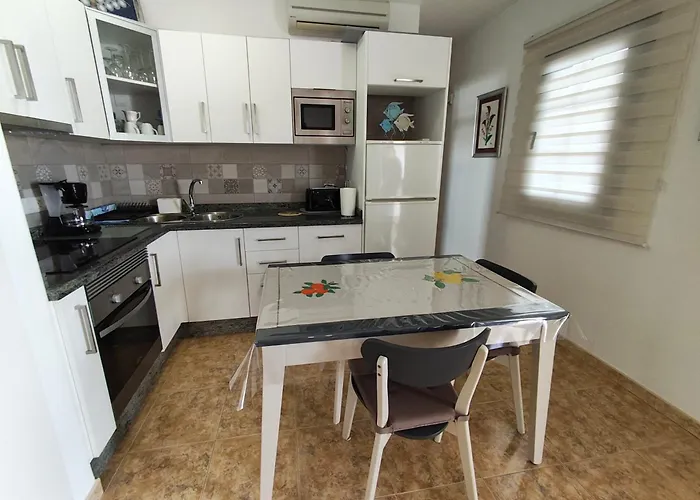 Sea Carnation Well Located, Pool & Terrace Apartamento