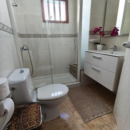 Sea Carnation Well Located, Pool & Terrace