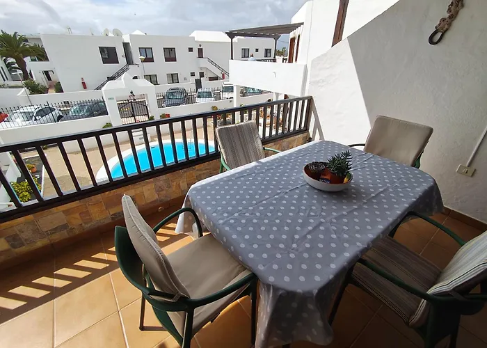 Sea Carnation Well Located, Pool & Terrace Apartment *