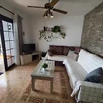 Sea Carnation Well Located, Pool & Terrace *