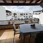 Sea Carnation Well Located, Pool & Terrace Appartement *