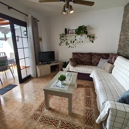Sea Carnation Well Located, Pool & Terrace Appartement