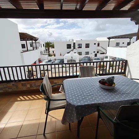 Sea Carnation Well Located, Pool & Terrace Appartement *